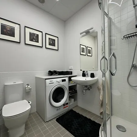 아파트 Views Of Old National Library Kugu Street 리가